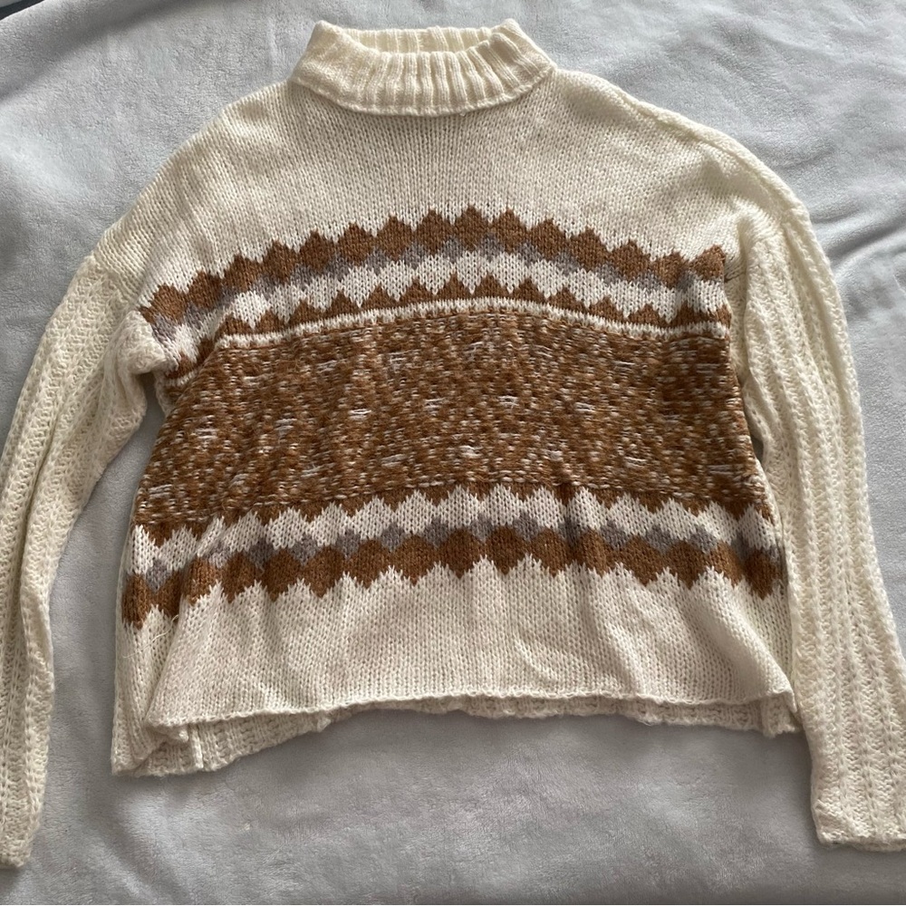 Knox rose women’s knitted sweater. Color cream/tan. Size XL